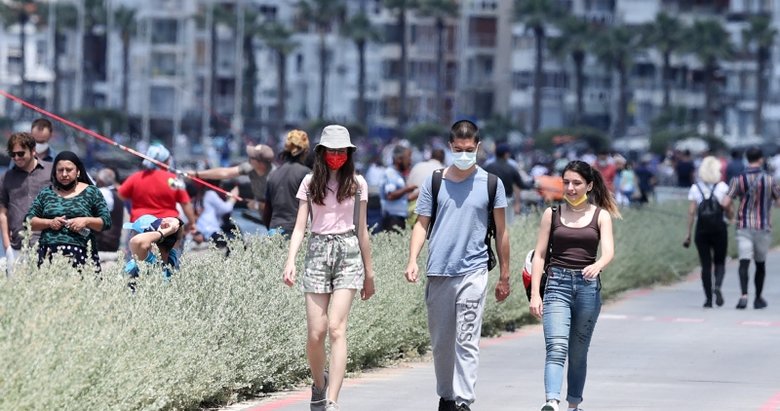 Kısıtlamalar tamamen ne zaman kalkacak? Bilim Kurulu üyesi tarih verdi