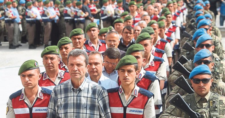 3 bin FETÖ’cü ömür boyu parmaklıklar ardında