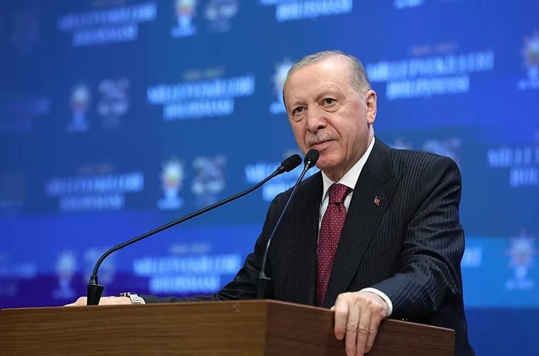 Son dakika: İzmir Büyükşehir Belediye Başkanı Cemil Tugay AK Parti’ye katıldı! Rozetini Başkan Erdoğan taktı