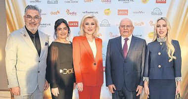 Işıltılı tören