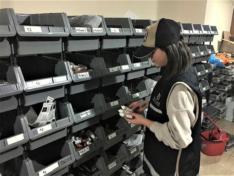 İzmir’de operasyon! Villayı elektronik sigara imalathanesine çevirmişler