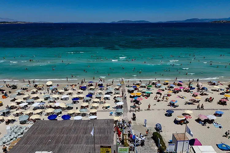 cesme-sahilleri-dolup-tasti-1785090960668.png