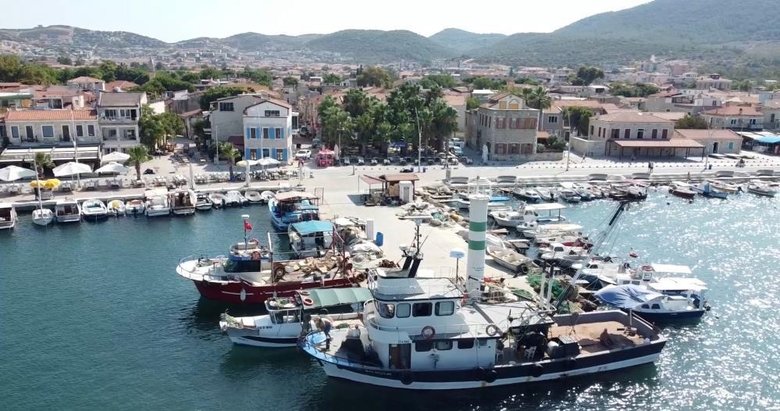 Yasak 1 Eylül’de kalkıyor! Foça’da tekneler hazırlanmaya başlandı