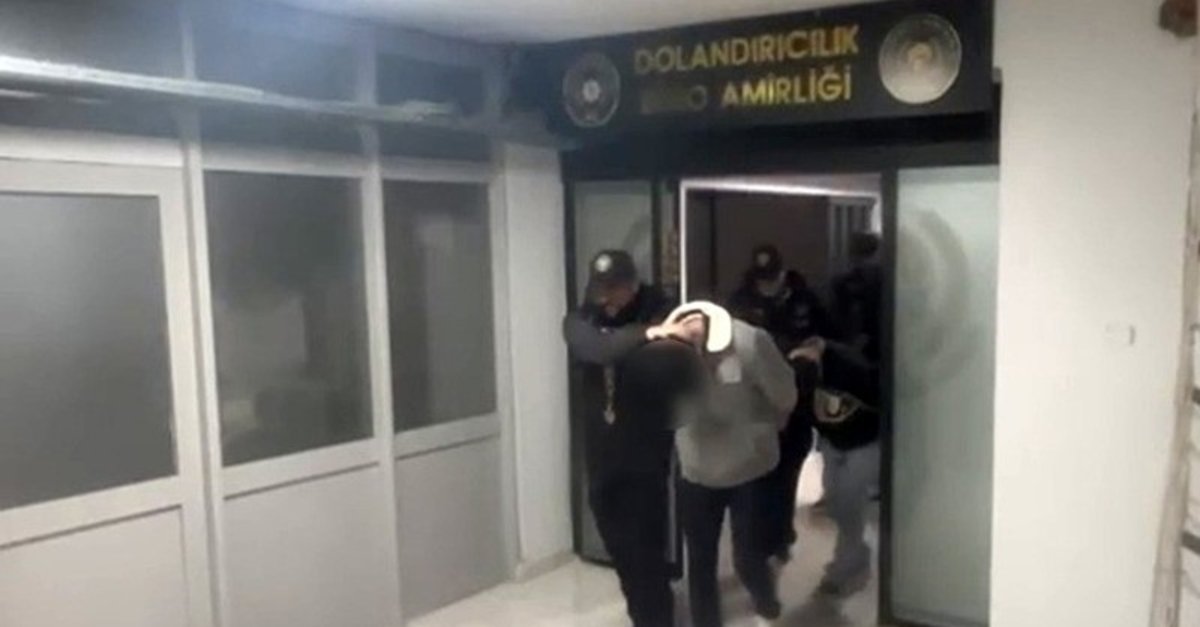 İzmir'de uzlaşma dolandırıcılığı! 15 milyonu yediler:15 tutuklama