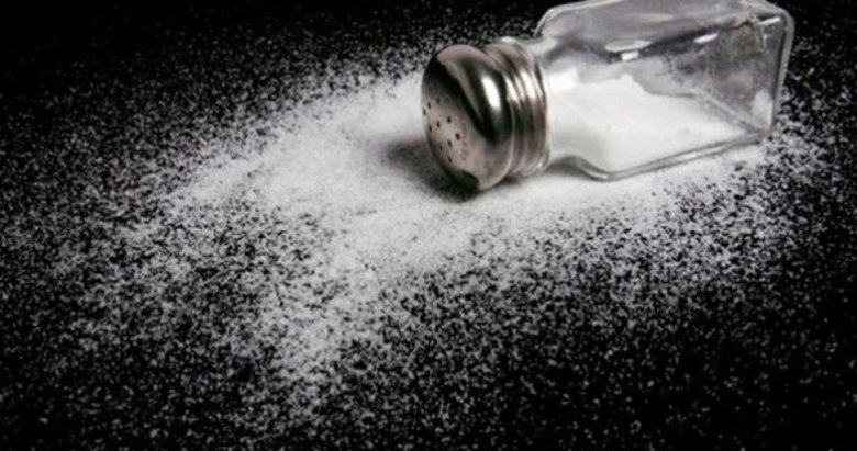 Hipertansiyon hastaları tuzu hayatından çıkarmalı