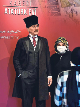 Karesi Atatürk Evi’ne ziyaretçi akını