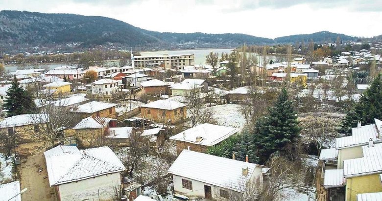 Turizm merkezlerine sezonun ilk karı düştü