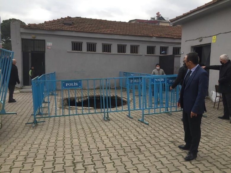 Okul bahçesinde korkutan olay! Sabah geldiklerinde böyle buldular