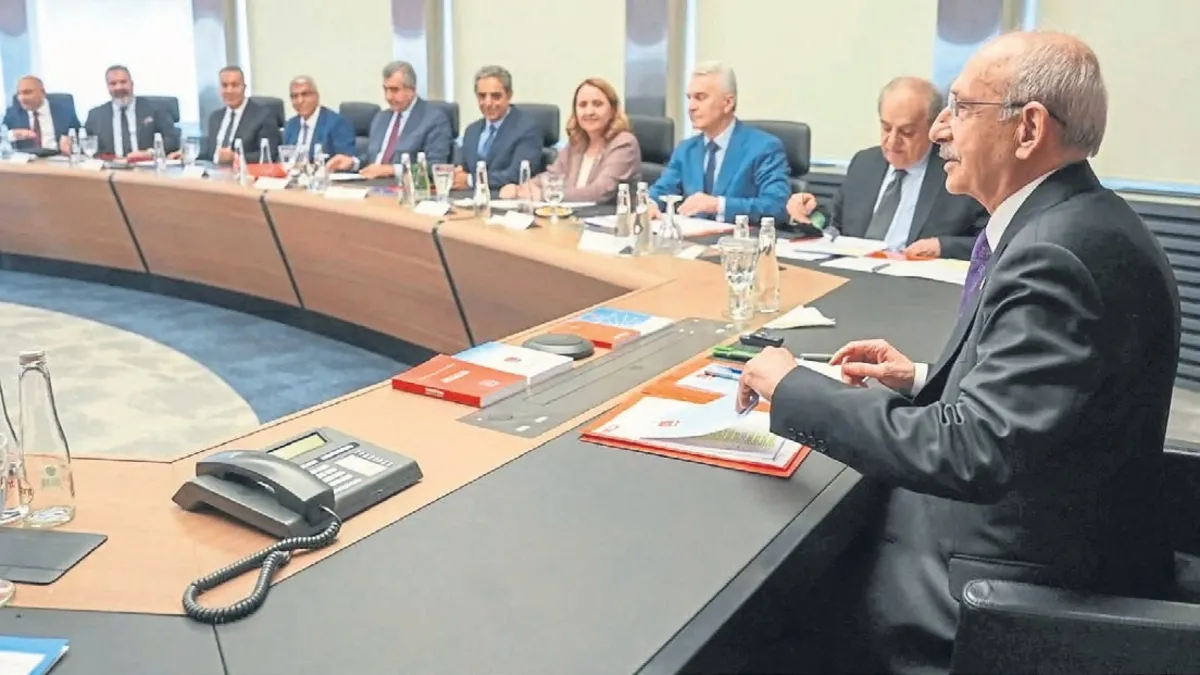 CHP’de arınma sürüyor