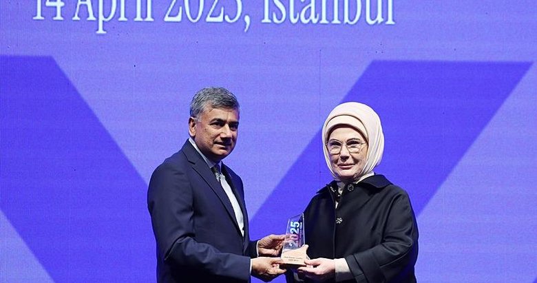 Emine Erdoğan’a En İyi Kadın Lider Ödülü verildi