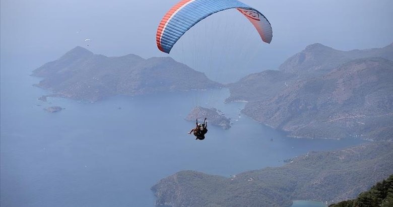 Fethiye’de yamaç paraşütü tutkusu