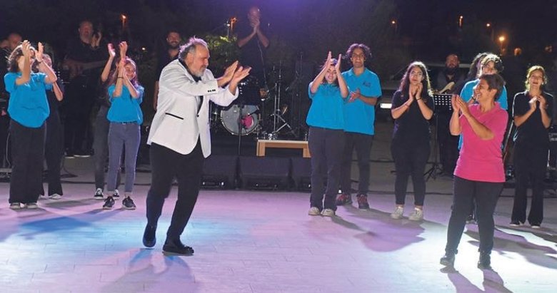 Opera sanatçısı Hakan Aysev’den İzmir’de konser