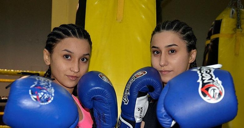 Kendisi olamadı kızlarını destekledi! Aydın’da kick boksçu kız kardeşler babalarının hayali için ringte