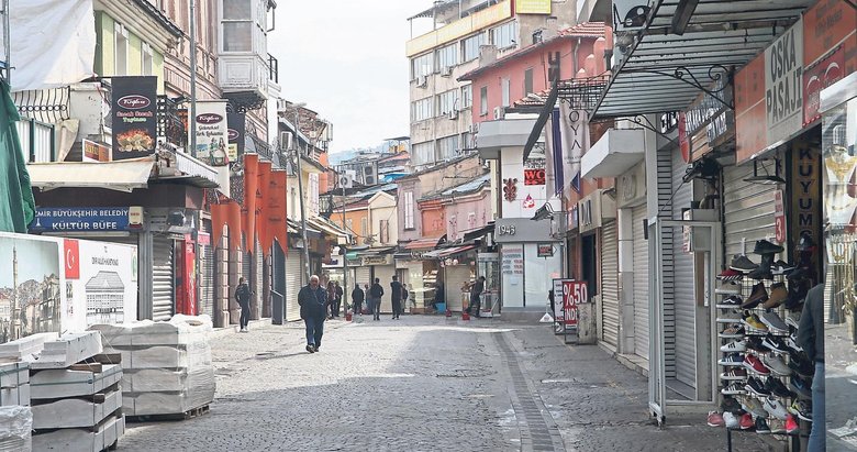 Tarihi Kemeraltı Çarşısı eski günlerini arıyor