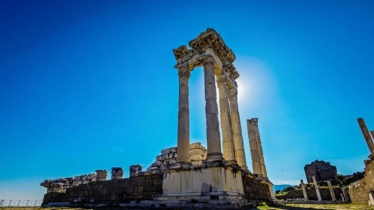 Bergama Akropolis: Geçmiş ve Bugünün Buluşma Noktası