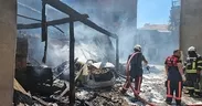 Alevler mahalleyi yuttu!