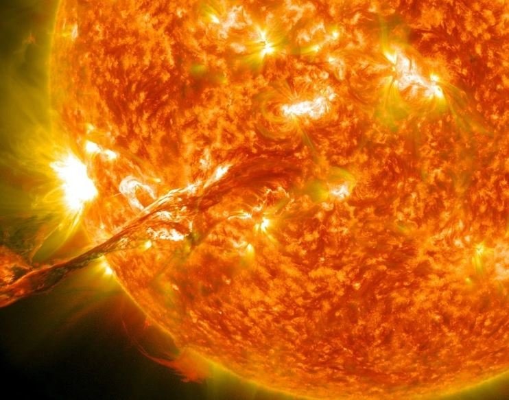 Güneş patlaması ne zaman olacak? Güneş patlaması ile elektrikler kesilecek mi?