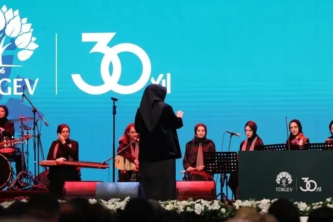 TÜRGEV’den güzel işler! Türk sanatının zirvesi TÜRGEV’in 30. yılında buluştu