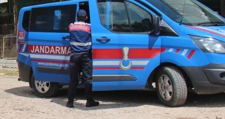 Karısını bıçak zoruyla kaçırdı! Bayılan kadına dehşeti yaşattı