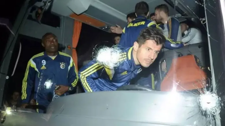 fenerbahce-otobusune-saldiri-sorusturmasinda-tutuklama-1786726488862.png