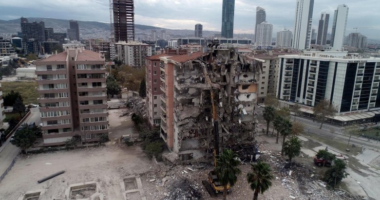 Deprem uzmanından İzmir için korkutan uyarı! Bu ilçelerde yaşayanlar dikkat