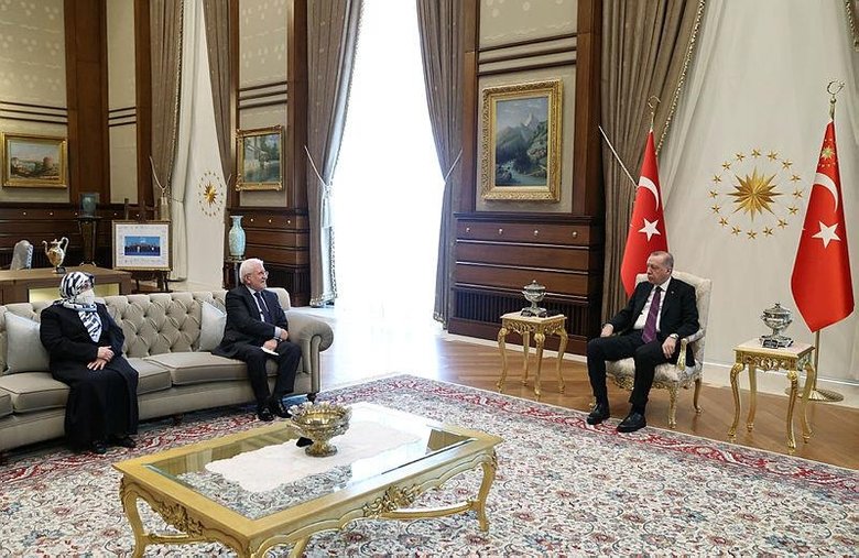 Başkan Erdoğan, şehit Savcı Kiraz’ın anne ve babasını kabul etti