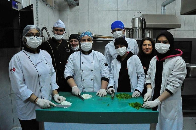 Manisa’da fabrika gibi okul! Milyonluk ciro yapıyor