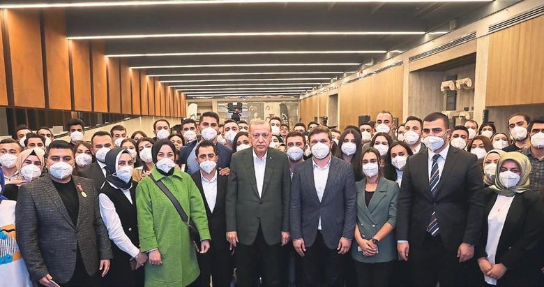 Erdoğan, Çanakkale’de gençlerle bir araya geldi