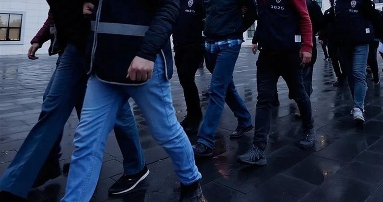 İzmir merkezli FETÖ operasyonu! 33 kişi hakkında tutuklama kararı