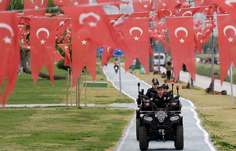 İzmir sahili ATV’li polislere emanet
