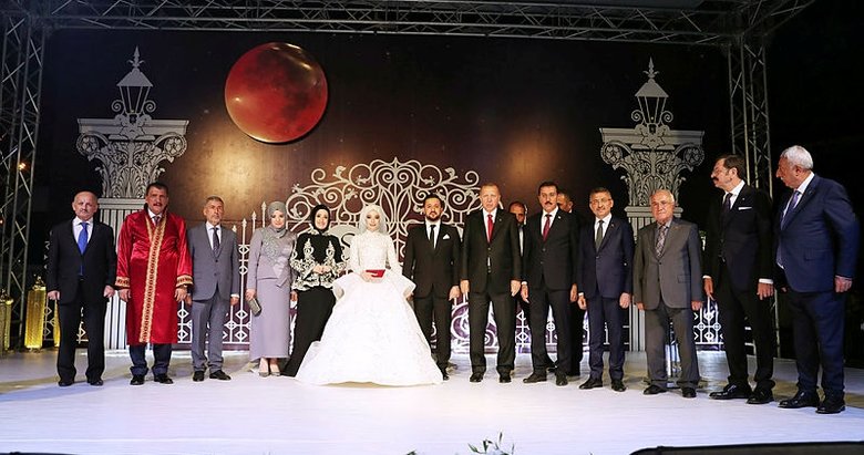 Başkan Erdoğan Malatya’da Melih Tüfenkci ile Seray Kayan’ın düğününe katıldı
