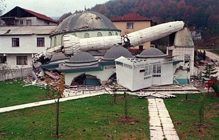 Büyük felaketin üzerinden 26 yıl geçti! 17 Ağustos Marmara Depremi’nin travmaları halen sürüyor!