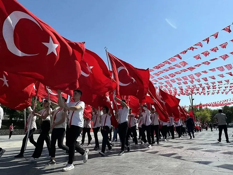 en-guzel-29-ekim-cumhuriyet-bayrami-mesajlari-2026-kisa-anlamli-duygusal-ve-resimli-kutlama-sozleri-1793168534321.jpeg