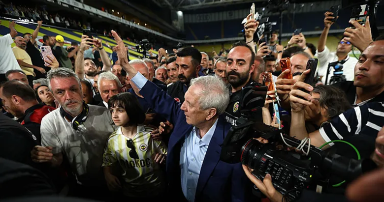 Mourinho’dan Aziz Yıldırım’a sürpriz telefon