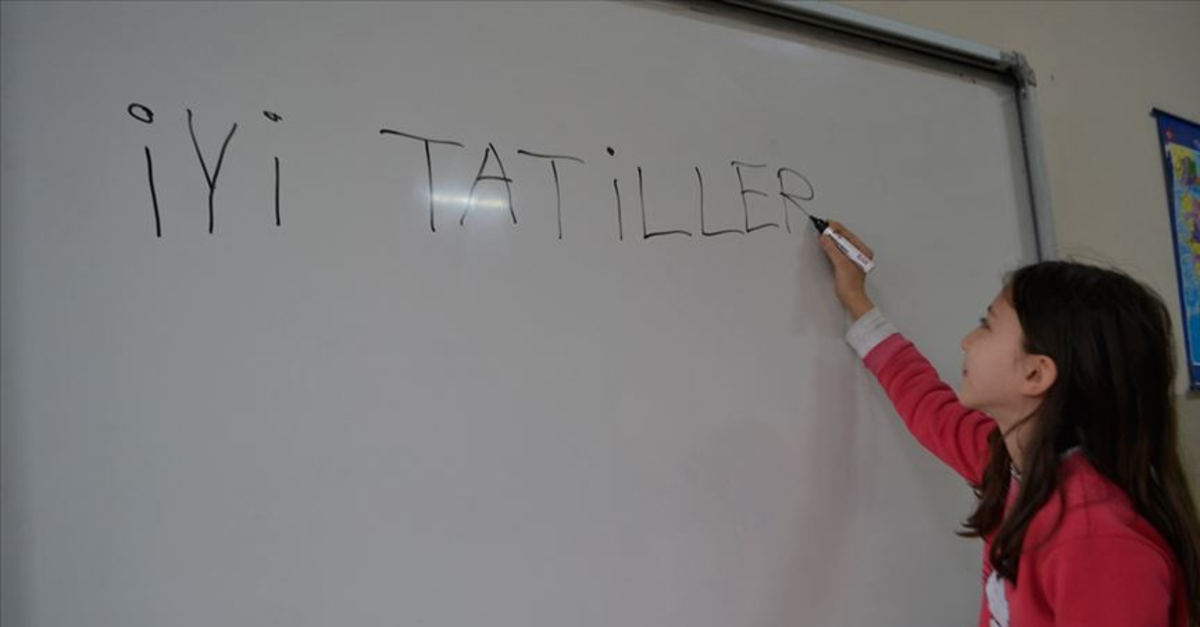 YAZ TATİLİ NE ZAMAN 2026? | Okulların kapanmasına kaç gün kaldı? Karneler ne zaman dağıtılacak?