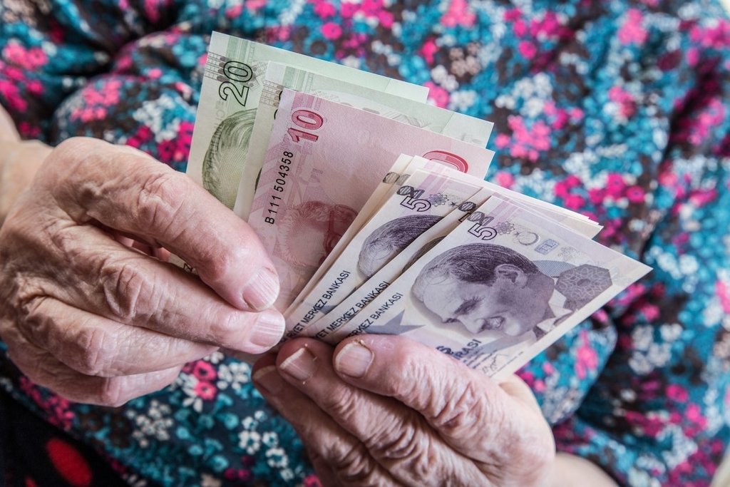 2024’te emekli maaşı ne kadar olacak? Yeni yılda SSK ve Bağ-Kur en düşük emekli maaşına ne kadar zam yapılacak?