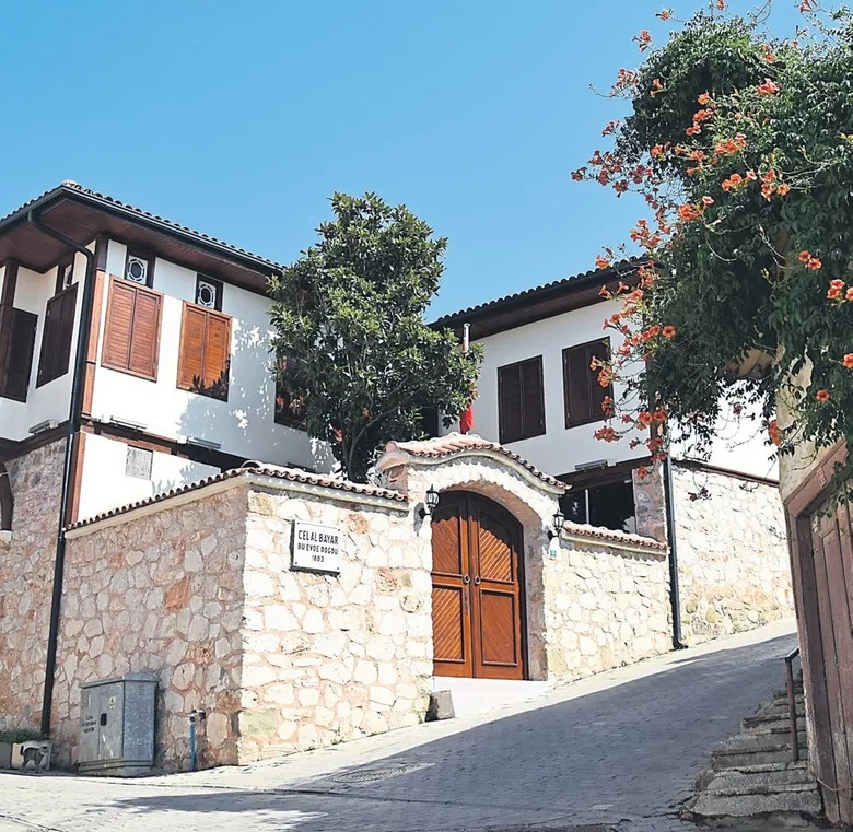 milli-mucadele-yillarinin-galip-hocasi-celal-bayar-1787593905959.jpeg