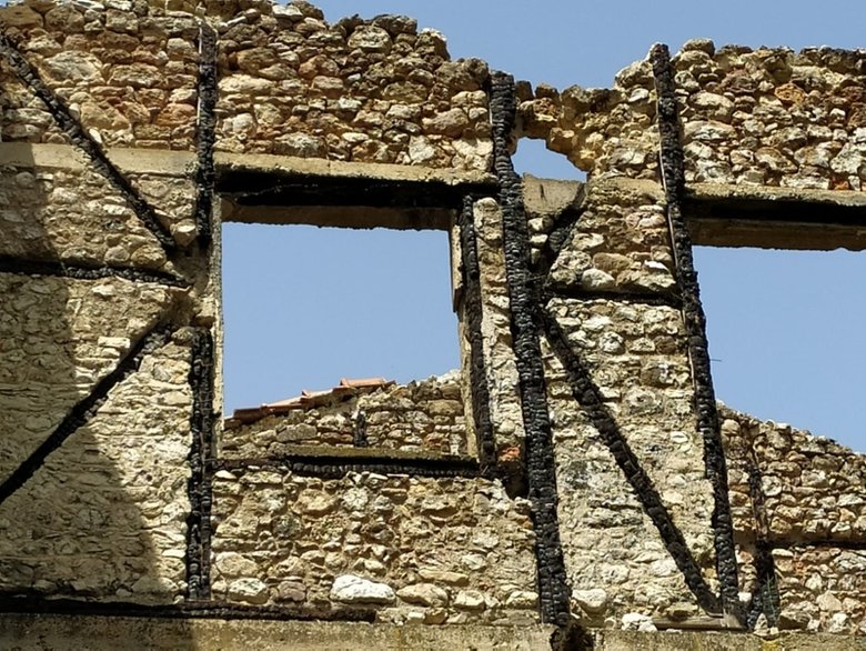 Denizli’de tarihi yapı bakımsızlıktan harabeye döndü
