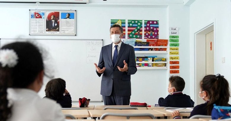 Milli Eğitim Bakanı Ziya Selçuk duyurdu: Sınıf tekrarı yapabilirler