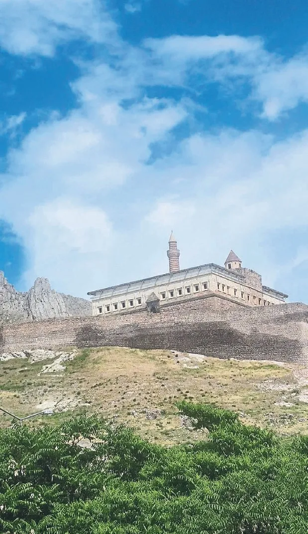 Ağrı efsanesi gezginleri bekliyor