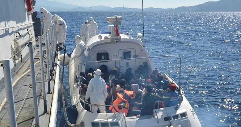 İzmir’de Türk kara sularına geri itilen 53 sığınmacı kurtarıldı