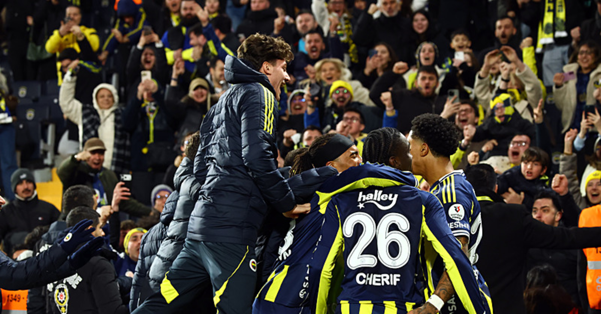 Fenerbahçe'nin yıldızı ilk 11'e dönüyor! Karagümrük maçı için Tedesco'dan sürpriz karar