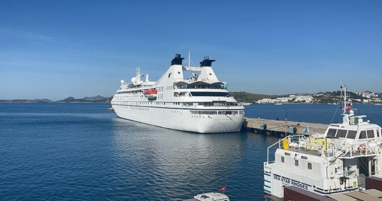 Bodrum’a Star Legend kruvaziyeriyle 266 yolcu geldi