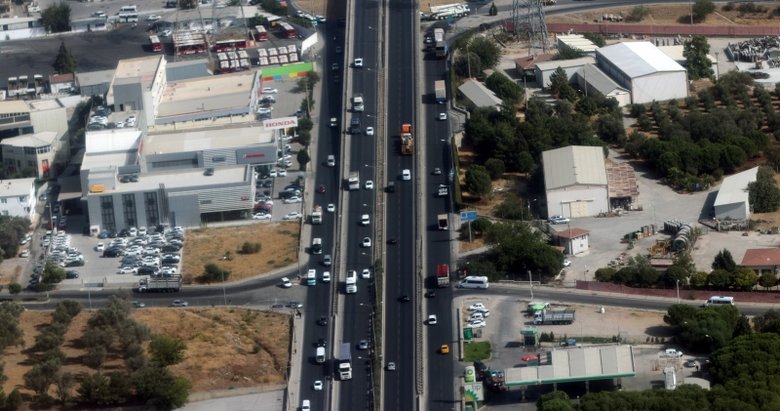 İzmir’de jandarmadan helikopterli trafik denetimi