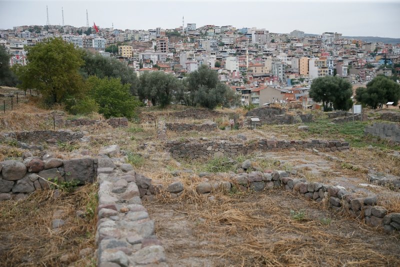 Santorini’nin küllerinden İzmir’in geçmişi çıkacak