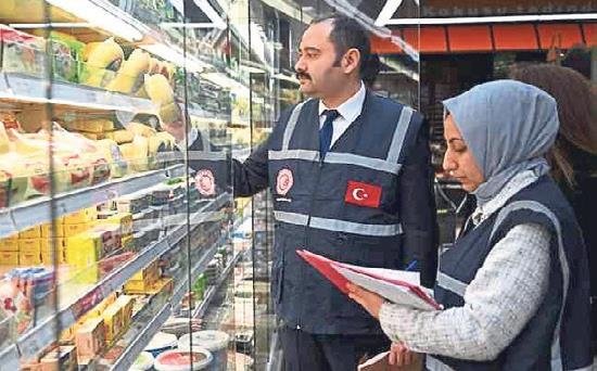 Gıda hilelerine geçit yok! Ayrana natamisin, yağa boya katmışlar