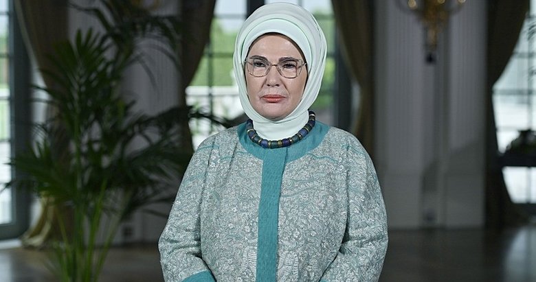 Emine Erdoğan: Refahın hakimiyetinde bir yıl olsun