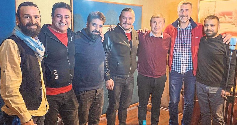 Çanakkale Türküsü’nü şehit aileleri için söylediler