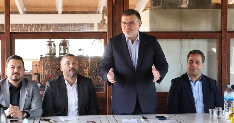 AK Partili Saygılı’dan, CHP’li Güç’e sert tepki: CHP’li belediyeler İzmir’i kokuya, çukura, trafiğe ve çöpe mahkum ediyor