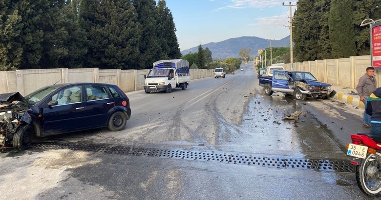 izmir bayindir da feci kaza 3 yarali izmir haberleri